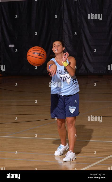 Girls Basketball Game 的图像结果