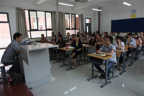我校举行教师多媒体教学平台培训-西安市曲江第一中学欢迎您!