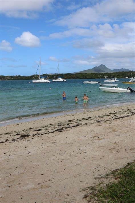 BLUE SHELL APARTMENTS (Mauritius/Flic En Flac) - Hotel Reviews & Photos ...