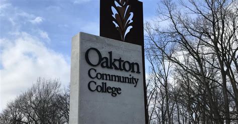 Illinois community colleges see record enrollment increase, state says ...