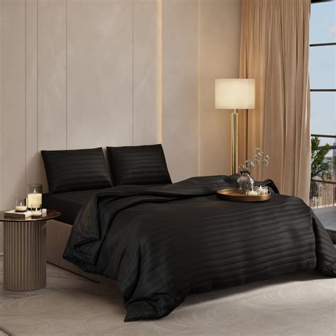 Midnight Black Quilted King Bed Cover Set – Stoa Paris