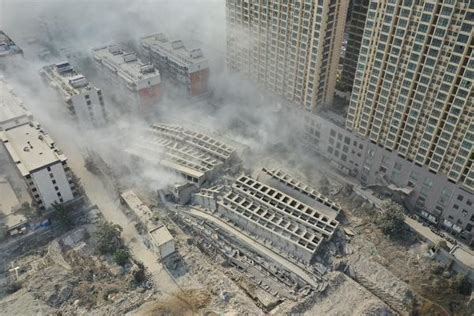 雷管9千枚 炸药1余吨 郑州这两栋烂尾楼被成功爆破拆除-大河网