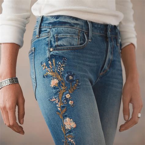 Embroidered straight-leg stretch high-rise Jeans – SEJORITA | Stickerei ...