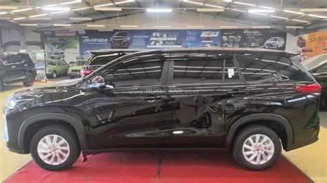 Innova Hycross Base-Model 的图像结果