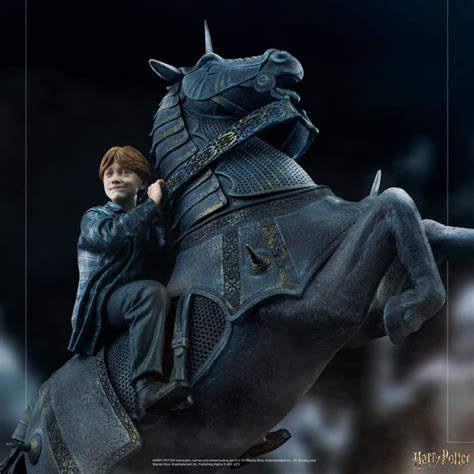Ron Weasley at the Wizard Chess Deluxe Harry Potter Art Scale 1/10 Sta