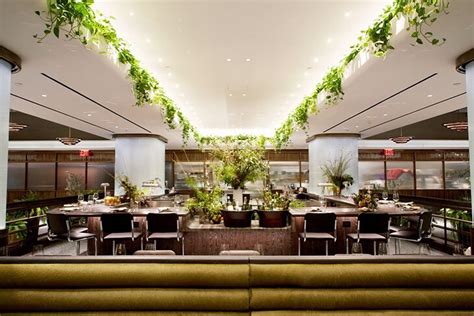 Rockefeller Center revamp brings skating rink, dining into view