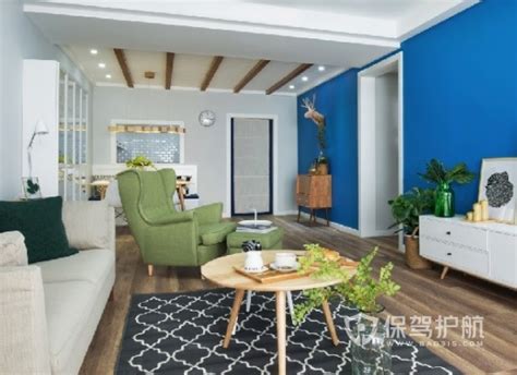 125平房子硬装完工实景照，全屋木地板加大白墙简单温馨