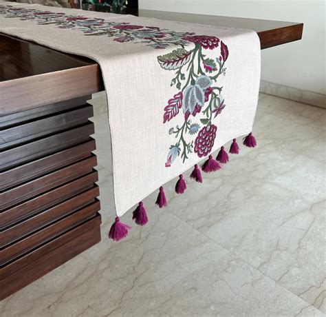 SAND FLORAL WINE EMBROIDERY TABLE RUNNER WITH TASSLES – House of Inari