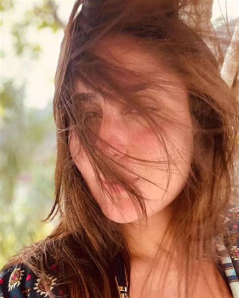Kareena Kapoor Khan is slaying the beach look in her latest vacation ...