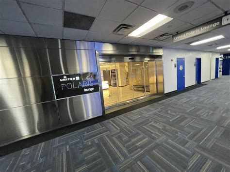 Lounge Review: United Polaris IAD - Nonstop Points