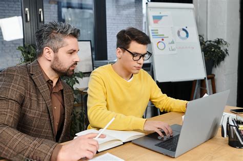 Understanding Employee Onboarding Meaning With a Step-By-Step Guide - employee of quarter meaning