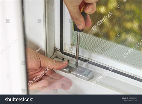 To Adjust PVC Window 的图像结果