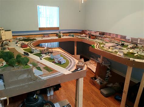 Large HO Train Layout Build 的图像结果