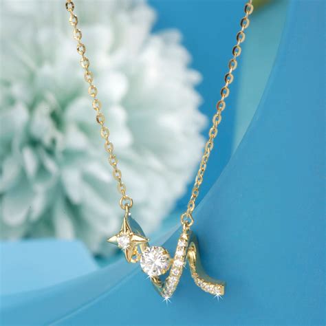 Gold Plated Dancing Star Pendant – Silvish