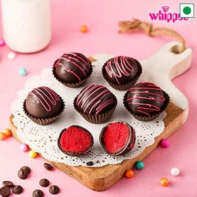 Red Velvet Cake Pops – Whipped