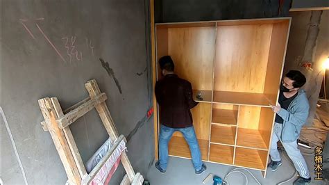 木工师傅现场制作卧室大衣柜，这样做的柜子用起来绝对结实 - YouTube