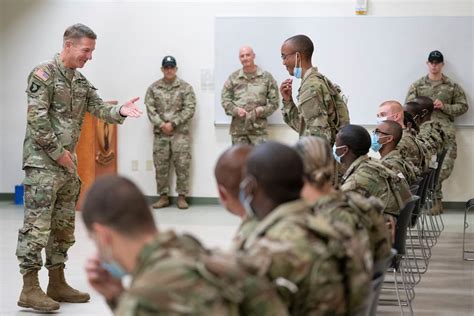 Army Boot Training 的图像结果