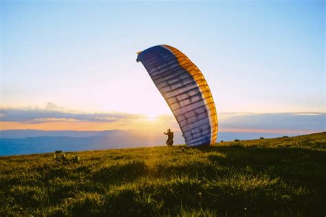 Paragliding In Bali: A Guide To 6 Best Spots, Prices, & More