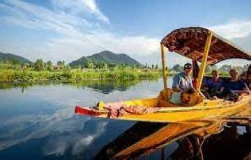 MESMERISING KASHMIR TOUR PACKAGE WITH 24 HOUR CUSTOMER SERVICE SUPPORT ...