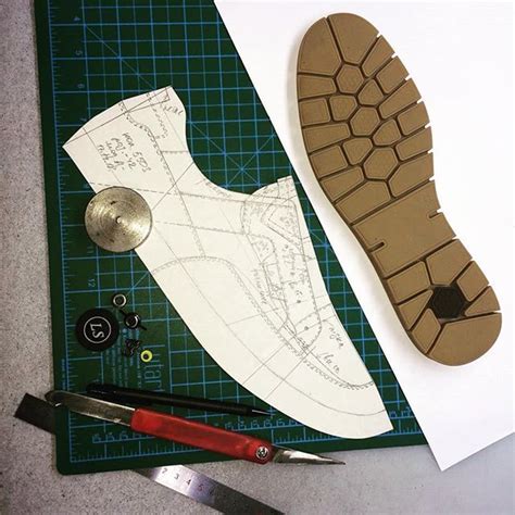 Хэштег #shoedesigner в Instagram • Фото и видео | Делать обувь, Дизайн ...