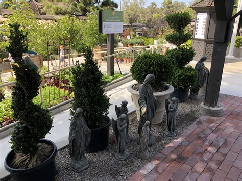 Roger's Gardens in Corona del Mar Is One of My Favorite Places