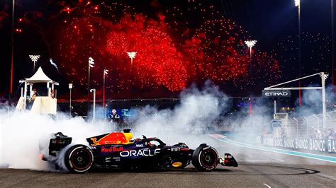 Social media round-up: Ferrari welcomes Lewis Hamilton | News.GP