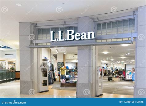 LL Bean Store Sign Entrance Retail Clothing Editorial Image - Image of ...
