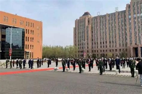 哈尔滨石油学院国旗护卫队换届大会暨退役仪式成功举行-哈尔滨石油学院团委