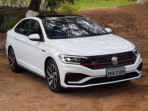VW Jetta GLi 2020: preço, consumo, performance - vídeo