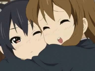 Animated Hug GIFs | GIFDB.com