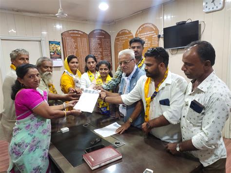 A proposal was made by AAP to place a statue of Vir Bhagat Singh near ...