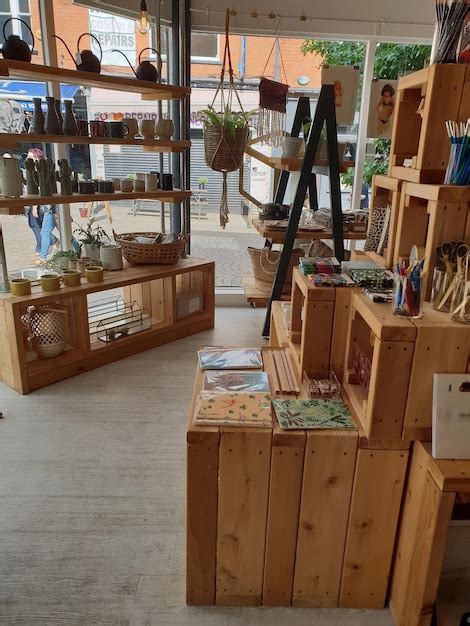 Local Furniture Shop 的图像结果