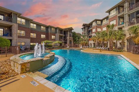 Agave at South Congress | Thrifty Apartments