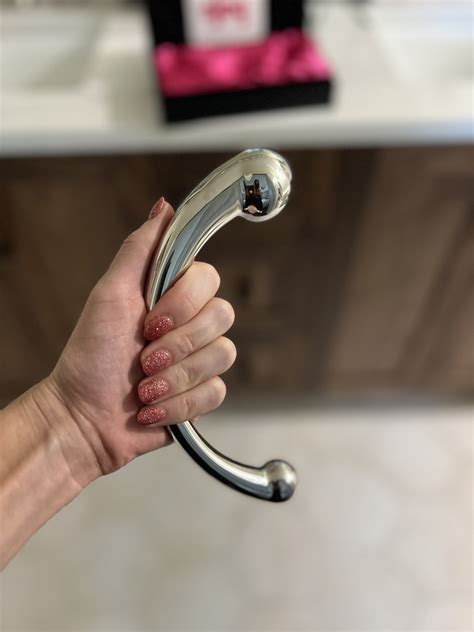 nJoy Pure Wand Product Review (2024) - HappyBed