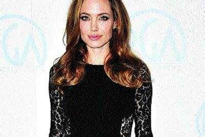 Angelina’s double masectomy evokes mixed reactions - Times of India