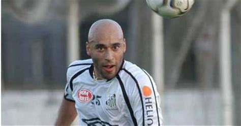 Pele's son Edinho surrenders to police in drug-trafficking case, to ...