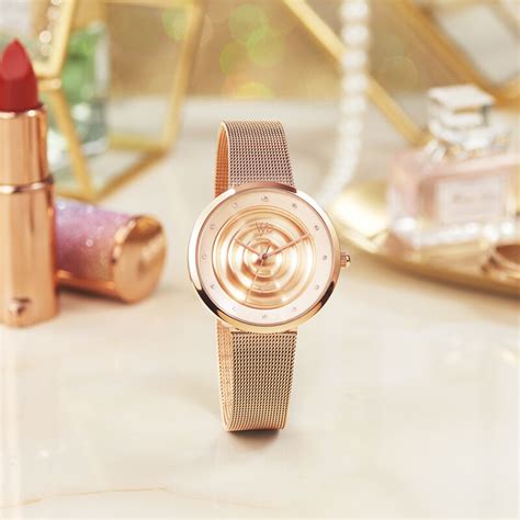 Fastrack Vyb Manifester Quartz Analog Rose Gold Dial Stainless Steel ...