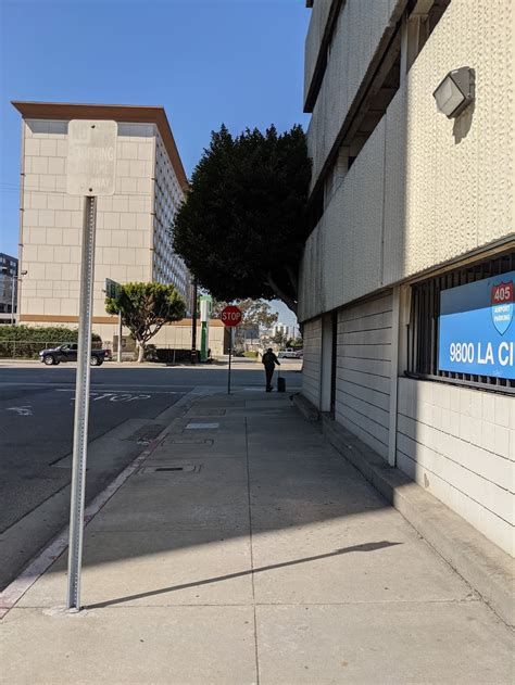 Best prices for 405 Airport Parking at Los Angeles LAX Airport (2020)