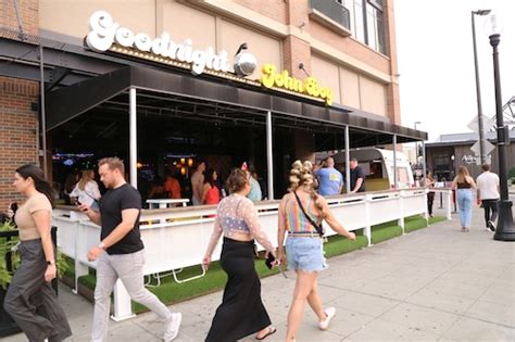 Best places to eat and drink in Cleveland’s Flats: 2023 restaurant and ...