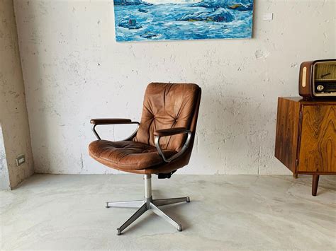 北欧著名品牌 阿斯顿·马丁 AstonMartin款 休闲椅 设计师沙发椅 客厅酒店会所样板房 单人沙发凳
