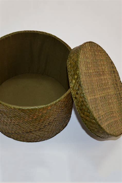 Dharini Screw Pine Round Storage Box – Okhaistore