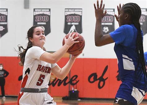 Ewing Girls Basketball defeats Robbinsville 43-25 on 1/4/2022 - nj.com