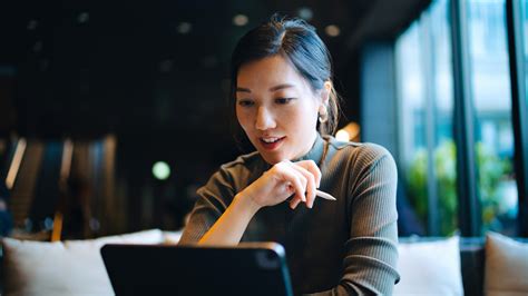 12 Dividend Stocks to Build a Monthly Income Calendar | Kiplinger