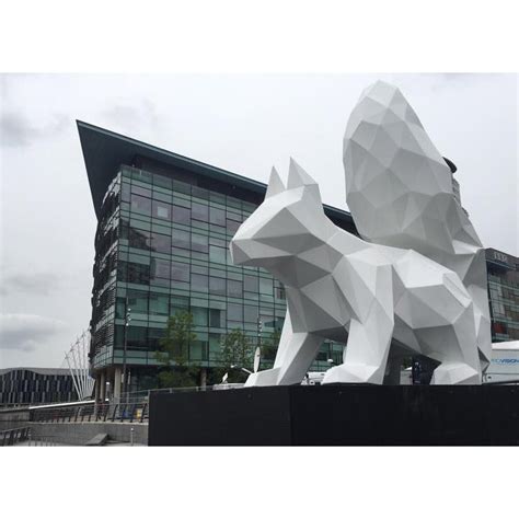 定制巨型玻璃纤维材料几何抽象动物雕塑雕像-玻璃钢道具