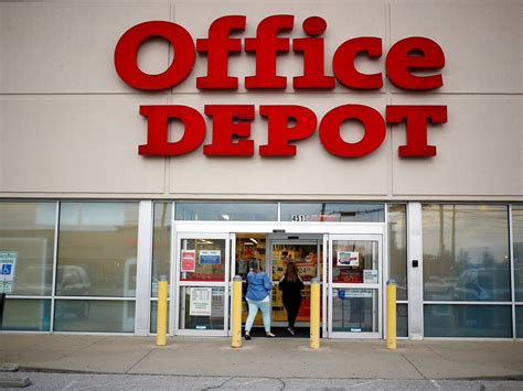 Office Depot despidió a un empleado que se negó a imprimir carteles de ...