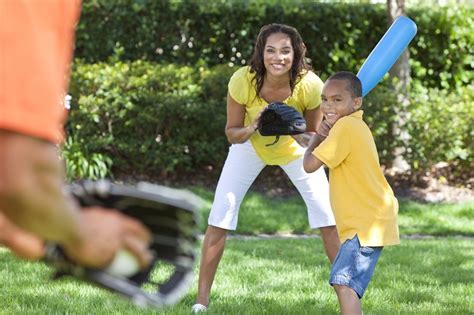 Kids Playing Baseball 的图像结果