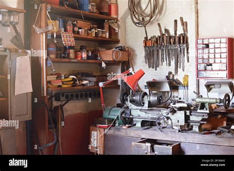 Repairing Old Machine Tools 的图像结果