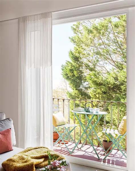 Las claves de una decoradora para aprovechar al máximo un balcón mini