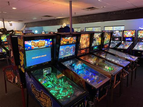 The Pinball Lounge. Oviedo, FL. Amazing collection to myself on a nice ...
