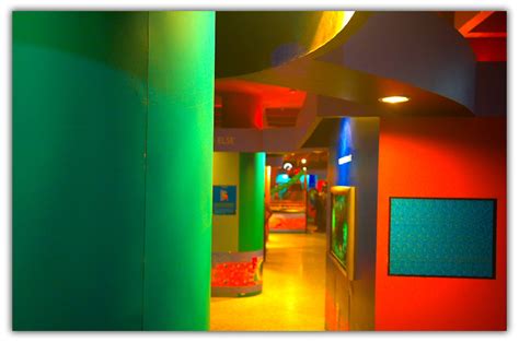go2india.in : Colorful abstract view in the Planetorium